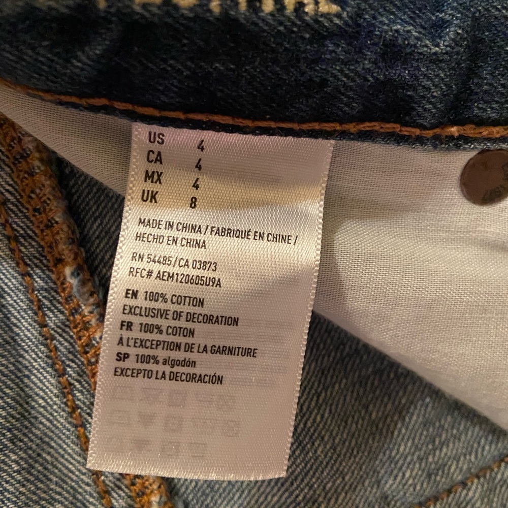 embroidered denim shorts - Picture 4 of 4